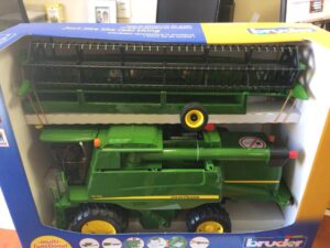 BRUDER KOMBAINAS JOHN DEERE T670i, 02132