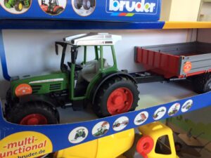 BRUDER FENDT 209 S traktoriukas, 02104