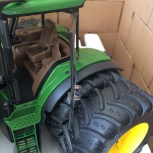 BRUDER žaislinis mini traktorius John Deere 7930 su dvigubomis padangomis, 03052