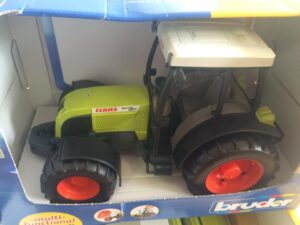 BRUDER CLAAS NECTIS 267 F mini traktorius, 02110