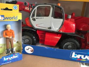 BRUDER Manitou Teleskopinis krautuvas MRT 2150 su priedais, 02129