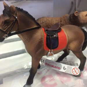 BULLYLAND žaislinis arkliukas su balnu "Hannoveraner Hengst"