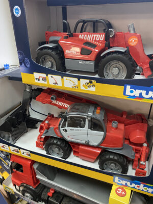 BRUDER Manitou Teleskopinis krautuvas MRT 2150 su priedais, 02129