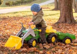 ROLLY TOYS JOHN DEERE minamas traktorius su priekaba ir kaušu