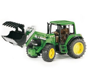 BRUDER JOHN DEERE 6920 Traktoriukas su priekiniu kaušu, 02052